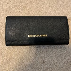Michael Kors Authentic Wallet